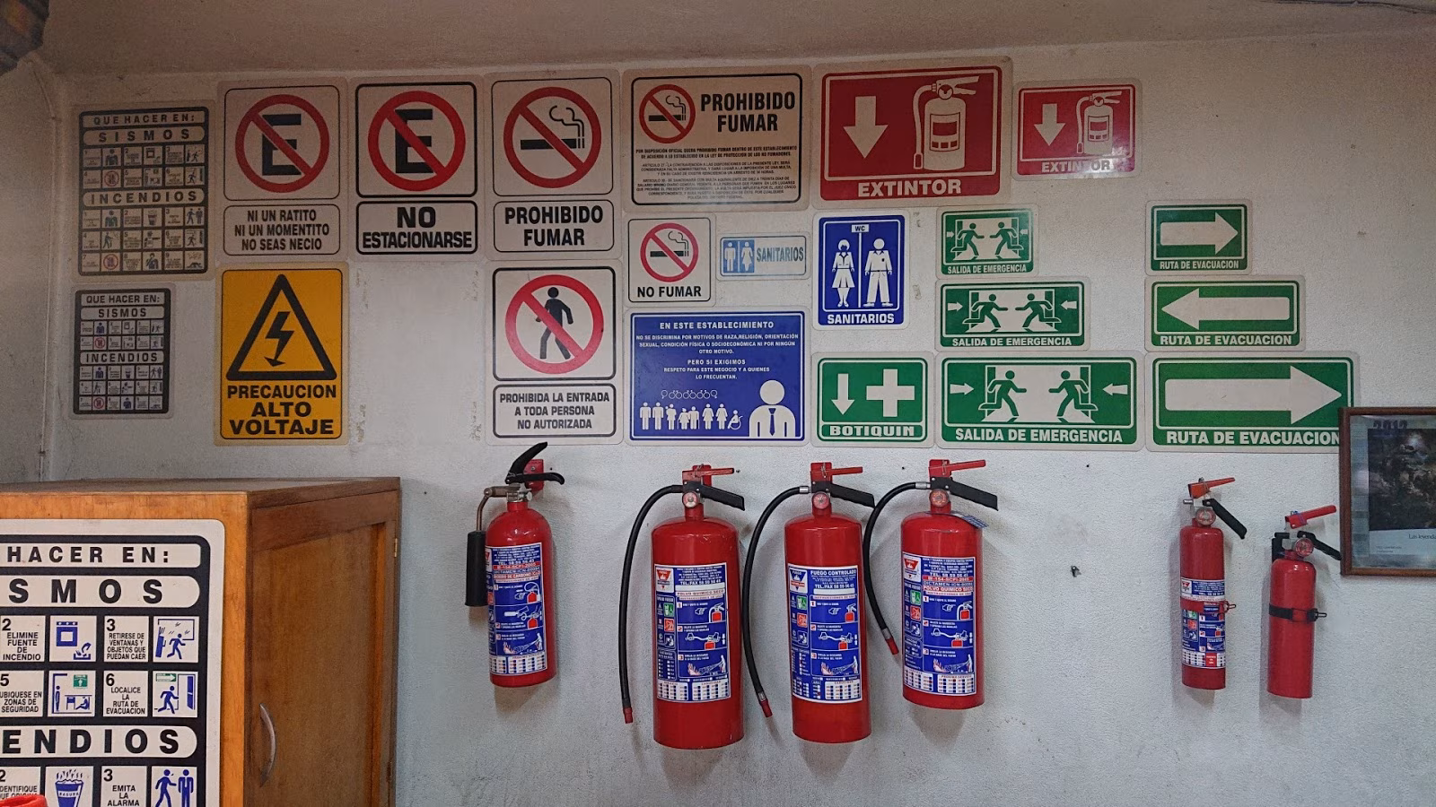 Señalamientos de seguridad y botiquines de primeros auxilios — Extintores Olivos, Tláhuac · CDMX